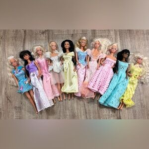 Vintage Mattel Barbie blonde, brunette, black hair Doll Collection with Outfits